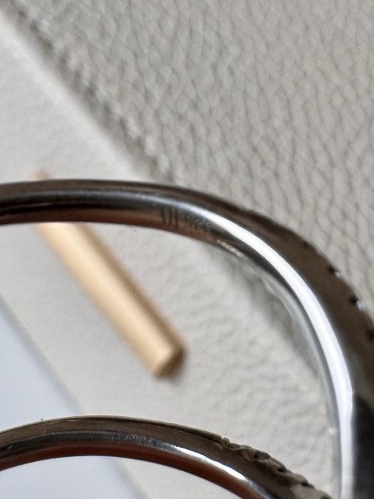 Yes srebrny pierścionek cyrkonie