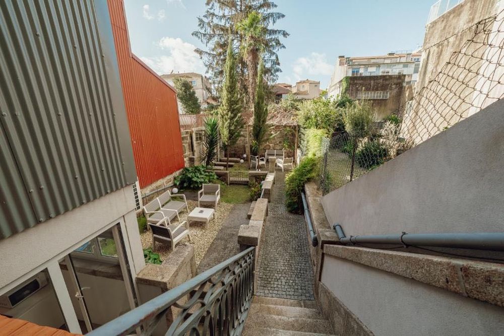 Arrendo T1 Centro do Porto - Apartamento Mobilado com Jardim
