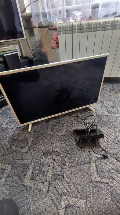 Telewizor  Thomson 32 , plus dekoder DVBT 2