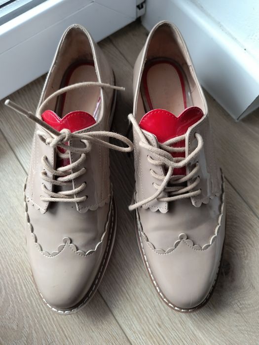 Sprzedam dwie pary damskie obuwie