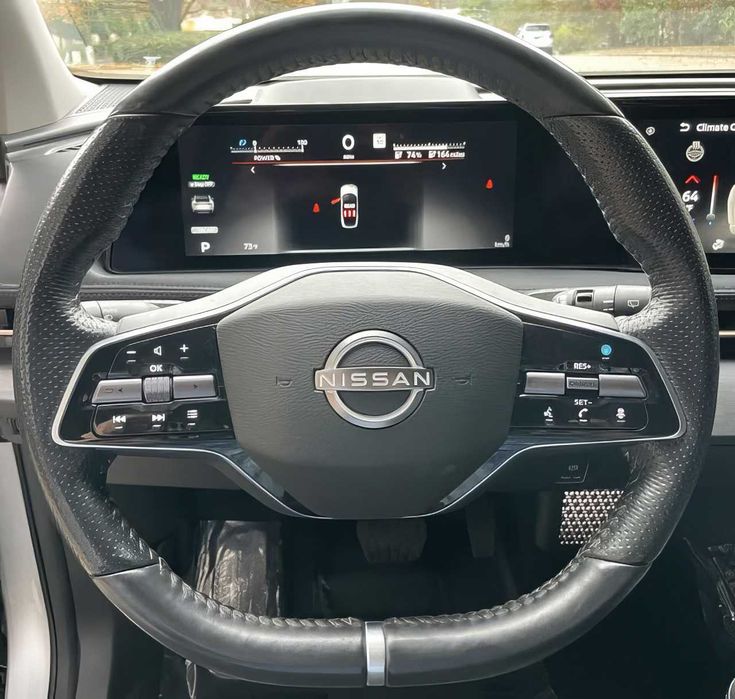 Nissan Ariya      2023