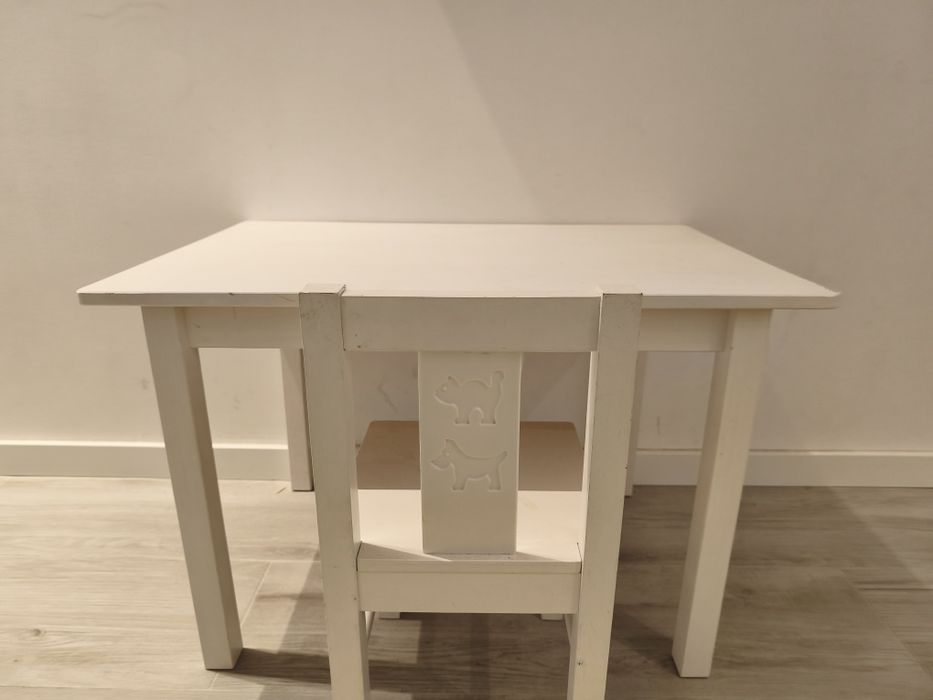 Mesa e cadeira criança