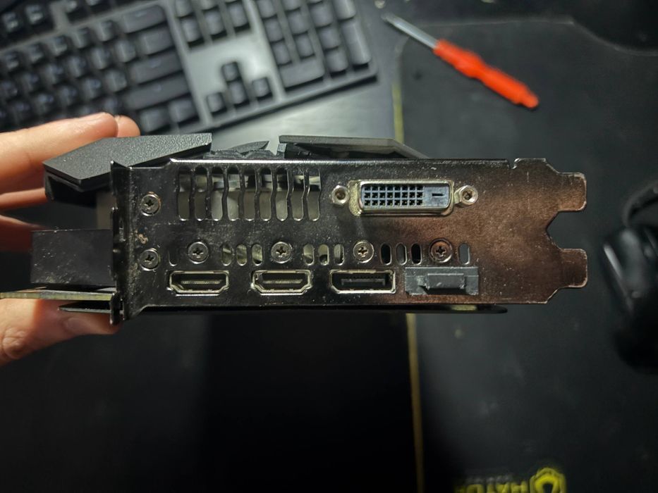 AMD Radeon RX Vega 64 asus ROG Strix