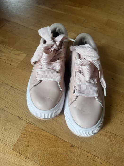 Кросівки Puma, 41 р. Шкіра.Ззовні стан ідеальний, всередині на пятці є дефект.