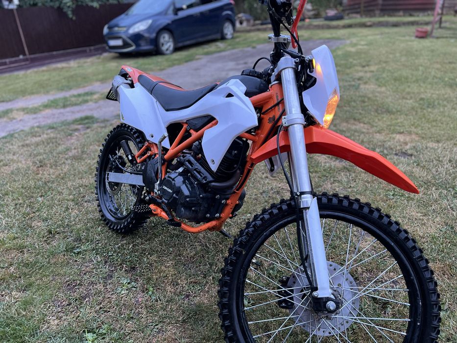 Продам мотоцикл crdx 200
