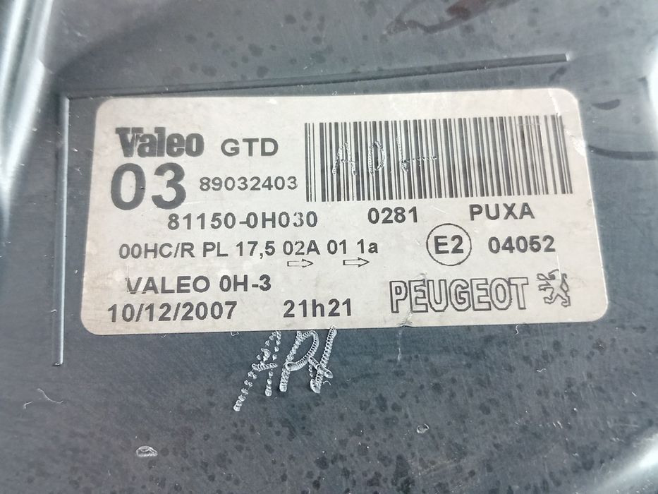 Ótica / farol esquerda PEUGEOT 107