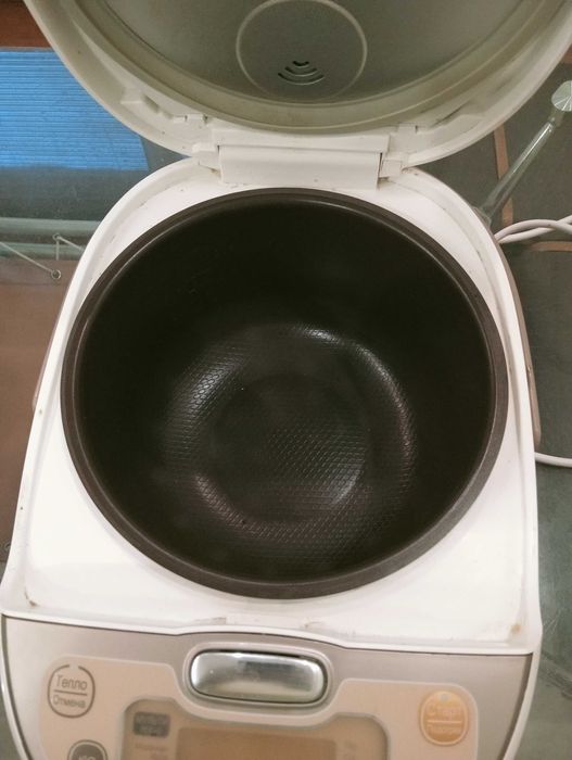 Мультиварка REDMOND