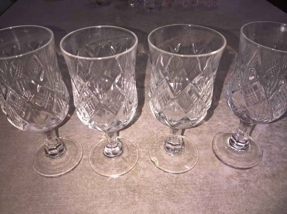 Рюмки хрустальні різні