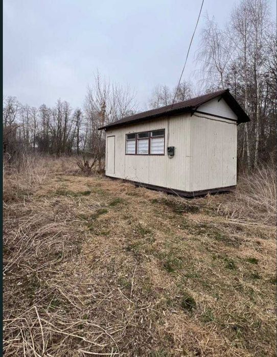 ТЕРМІНОВО! Продаж земельної ділянки із дачним будинком,СТ Райдуга
Всього 30 хвилин від Броварів 
Чудове місце для відпочинку або сезонного проживання.
