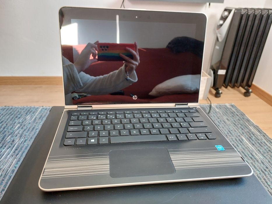 HP Laptop/Tablet442369024711075842