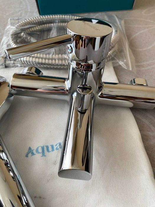 Змішувач для ванни