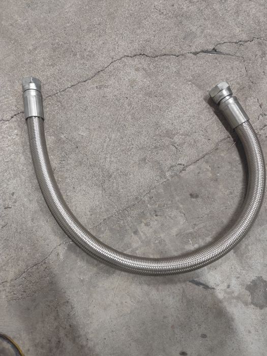 Wąż nierdzewny zakuty