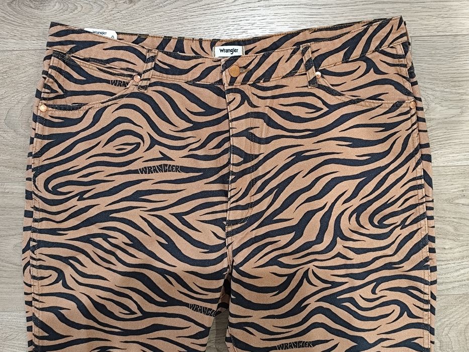 Spodnie Wrangler Wild West 603 High Rise jeansy damskie panterka 36/32