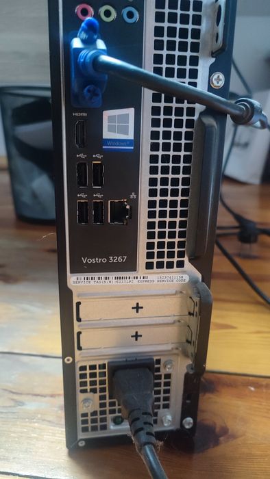 Komputer stacjonarny i monitor