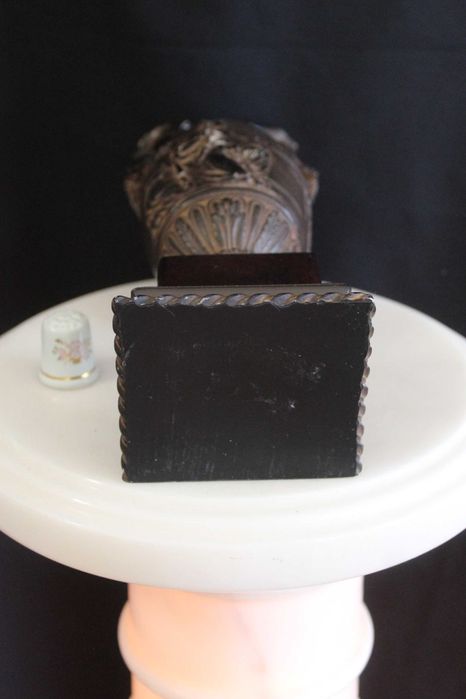 Ânfora vintage com duas pegas, decorada com cenas da Grécia Antiga