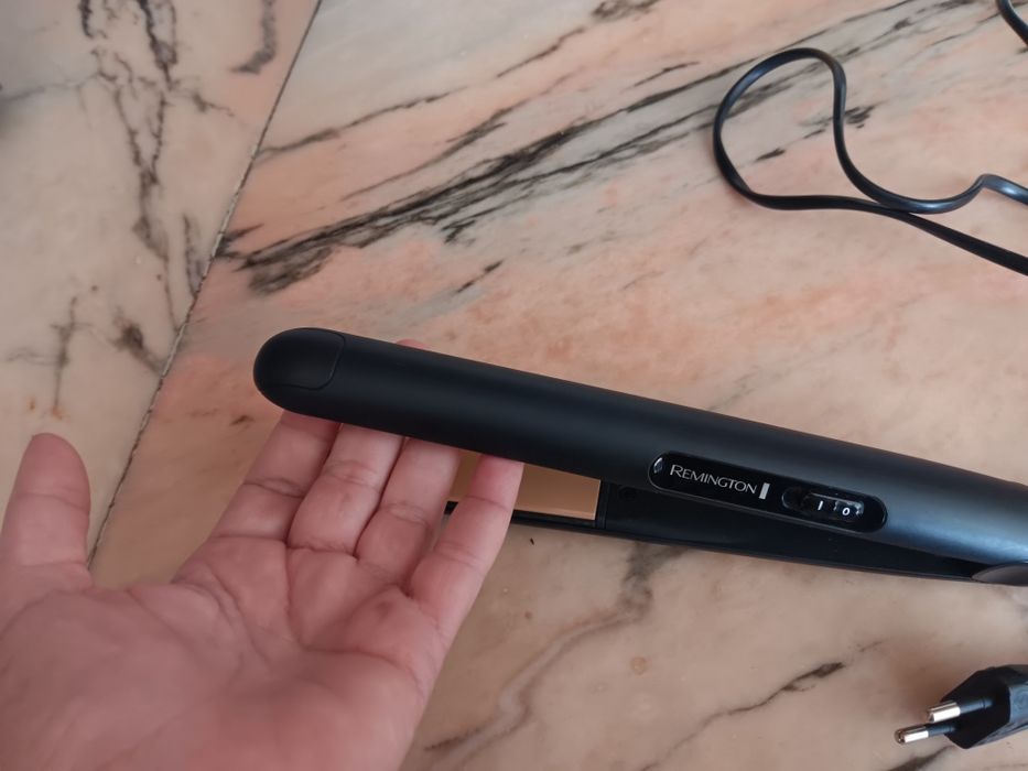 Prancha de Cabelo Remington
A funcionar perfeitamente, aquece bem, pouco uso. Entrego em