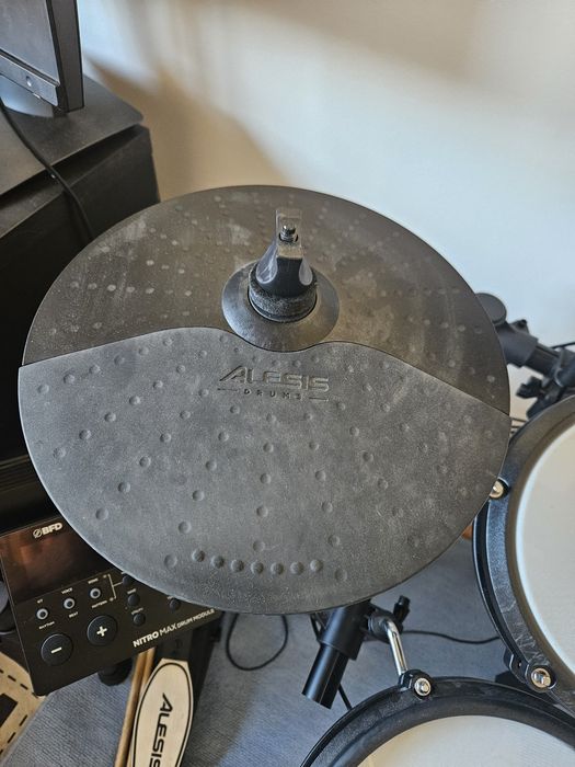 Bateria Alesis nitro max