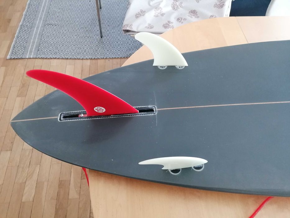 Prancha de surf 6'0''. retro, pin tail, long fin, ATMYC. Pouco usada