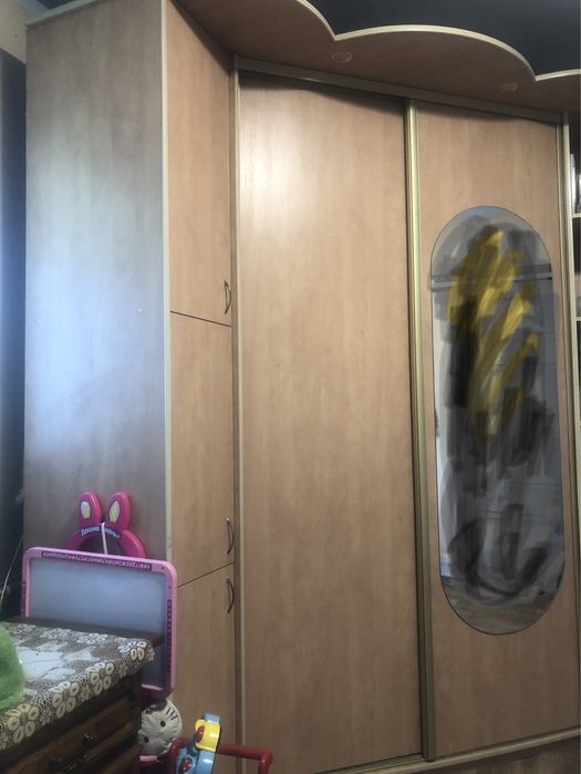 Шафа кутова, дуже велика