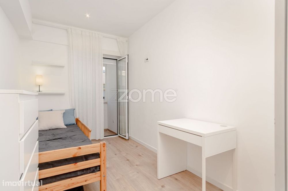 Apartamento T2 Totalmente Remodelado Junto Hospital da Cruz Vermelha