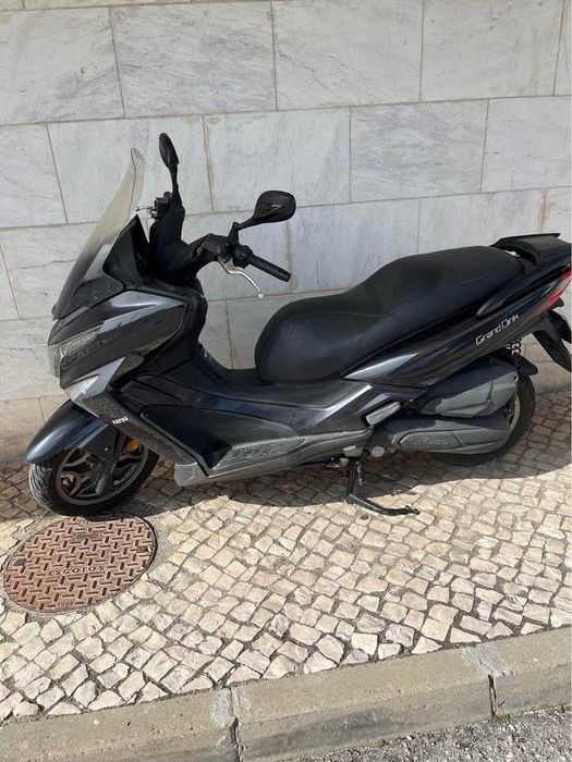 Vendo uma 125cc KYMCO GRAND DINK 125