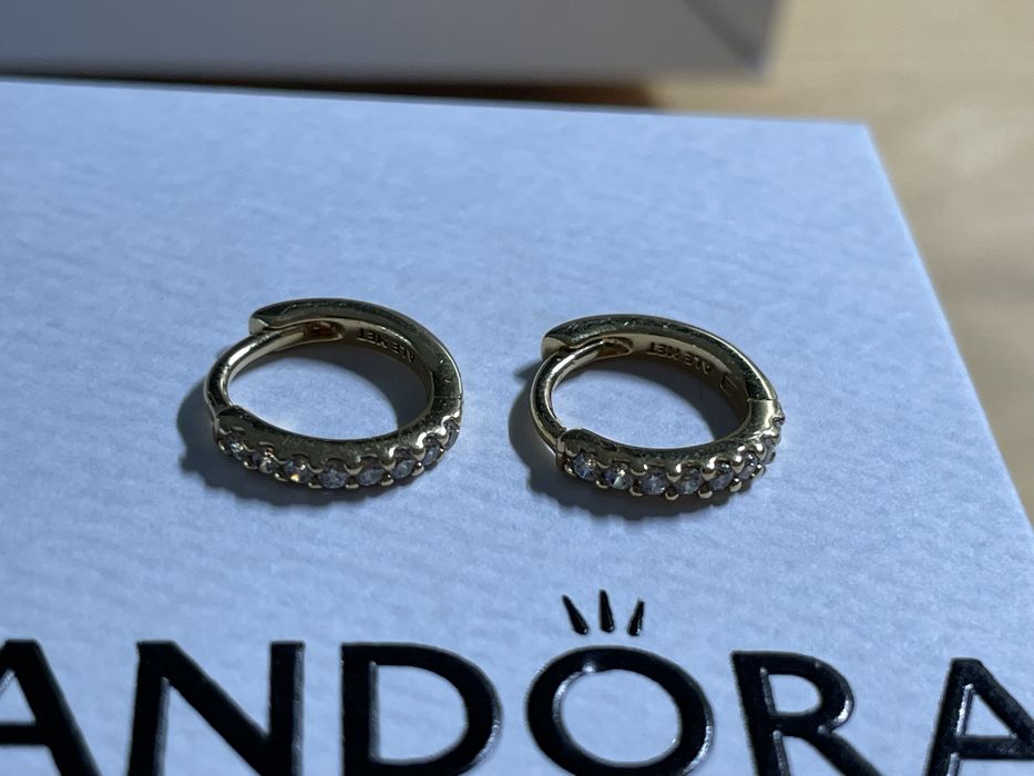 Оригінальні сережки Pandora хупи з паве