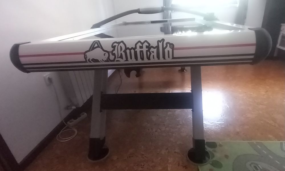 A mesa de e air hockey Buffalo G como nova