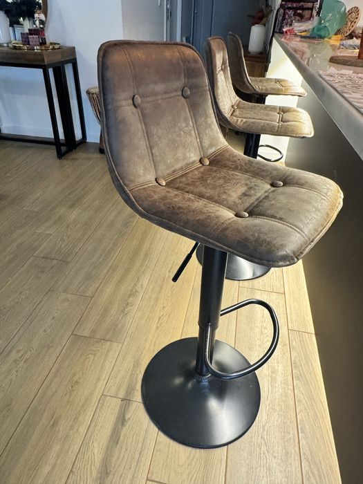 Conjunto de Bancos Altos