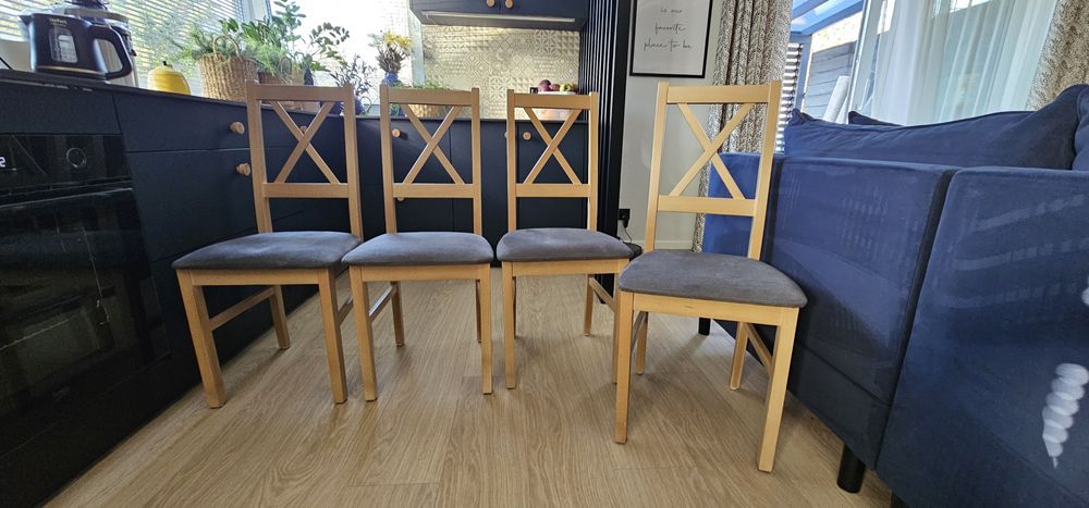 4 krzesła tapicerowane