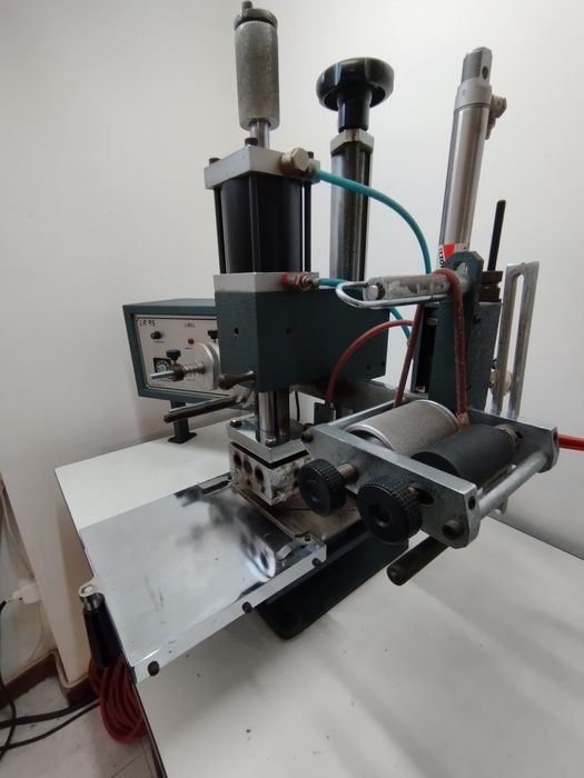 Máquina de gravar a quente