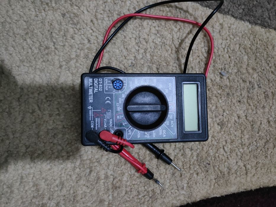 Мультиметр цифровой б/у в рабочем состоянии.