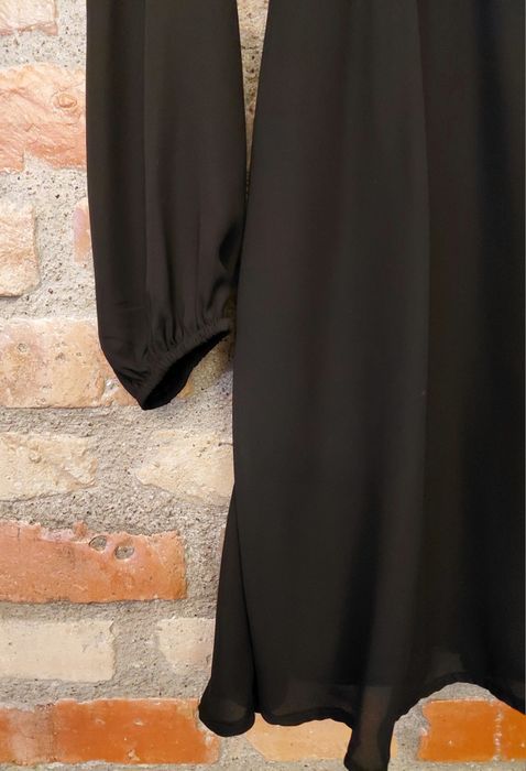 Czarna sukienka ramiona siateczka mohito