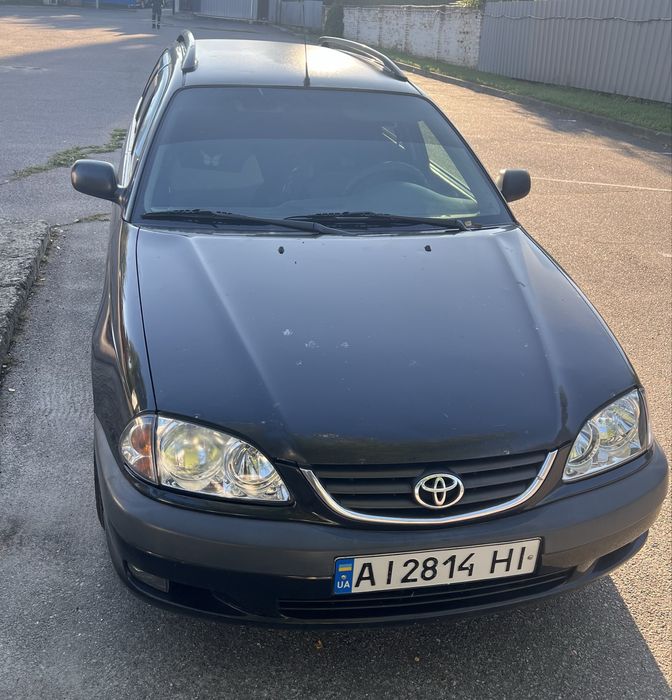 Автомобіль Toyota Avensis