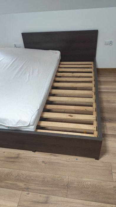 Łóżko z materacem 140/200