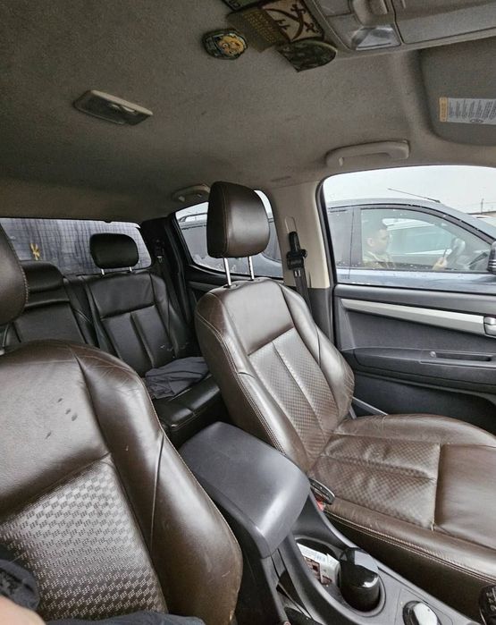 Разборка Isuzu D-Max 2012 - 2017 г. 2.5 , 3.0 запчасти Isuzu D-Max