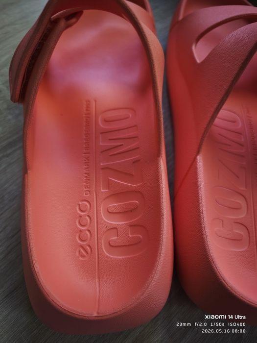 ECCO Cozmo.   42