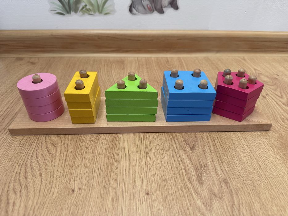 Zabawka drewniana dopasowywanie kształtów kolorowe elementy Montessori