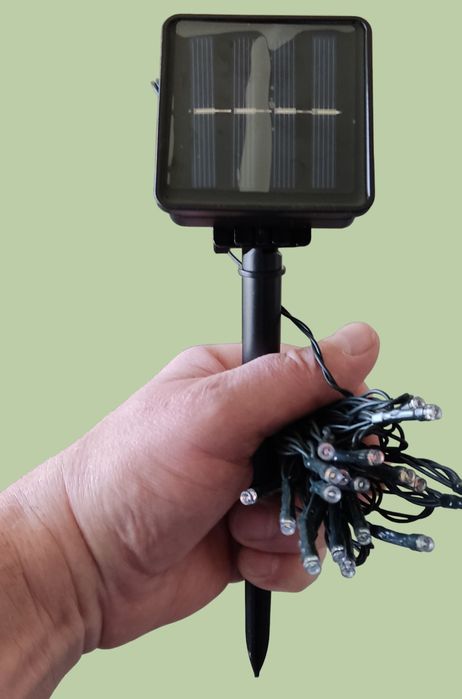 Гірлянда на сонячний батареї.