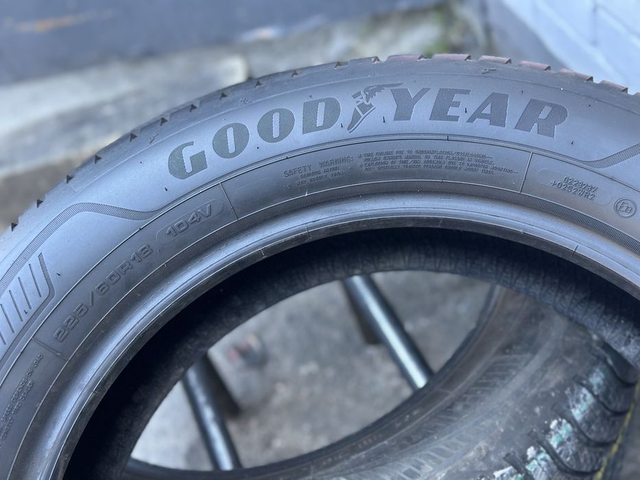 Всесезонні шини‼️Goodyear Vector4seasons 104V 225/60 r18 8мм 2023рік