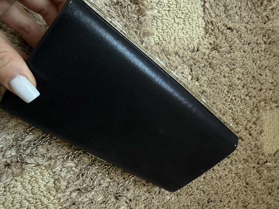 Святковий клатч з камінцями