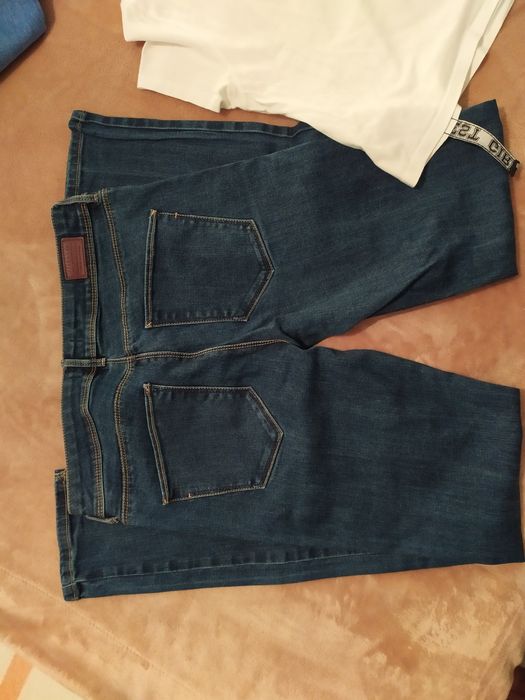 Jeans n° 38 (skinny) + T-shirt algodão puro