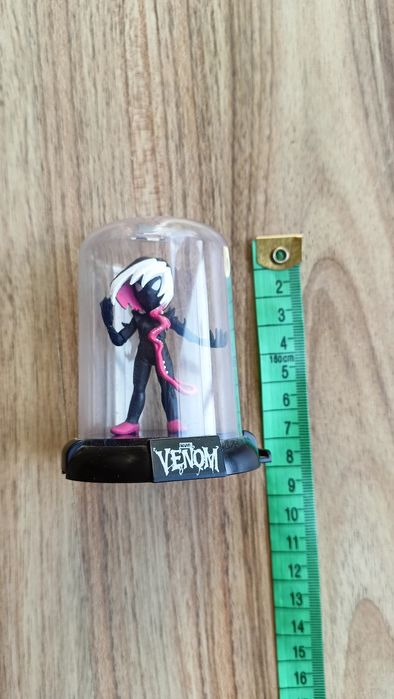 Mini figurka Venom kobieta