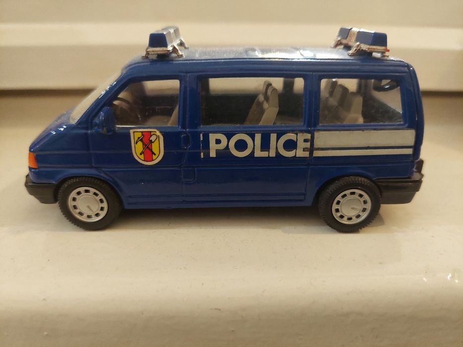 VW Transporter (Policia) Escala 1,43