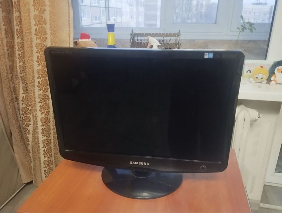 Монітор 19" Samsung 932GW