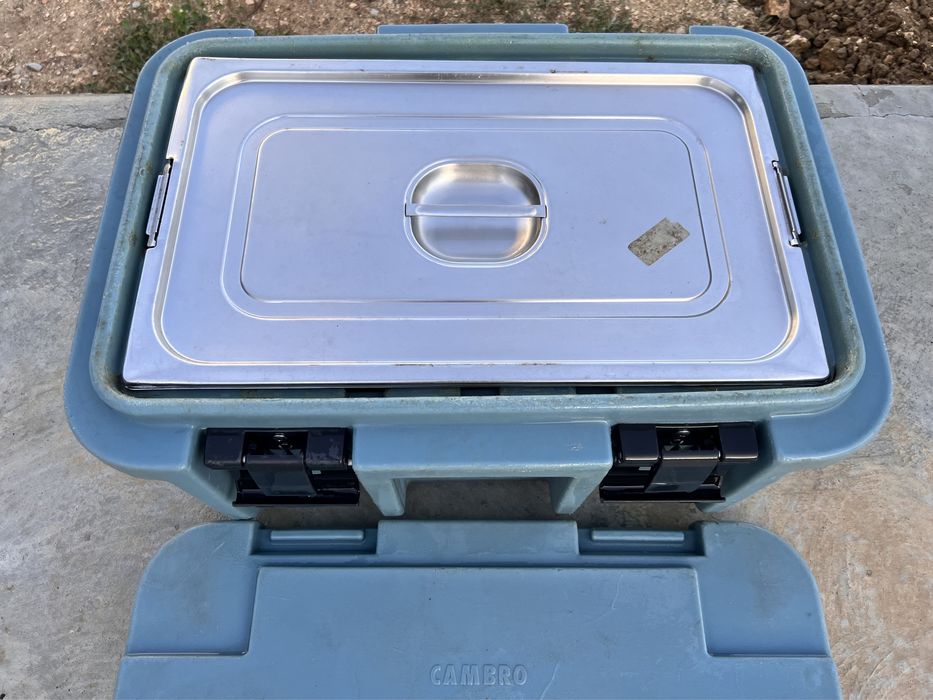 Caixa térmica para alimentos.Quente e frio.