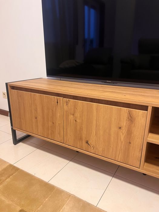 Móvel sala, duas portas e prateleiras