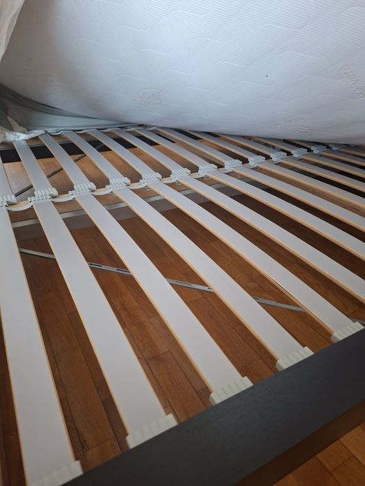 Cama IKEA com Estrado