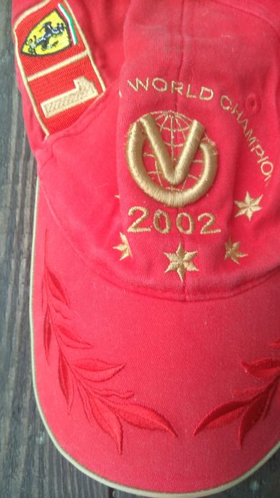 Czapka z daszkiem Ferrari F1 Michael Schumacher Champion 2002