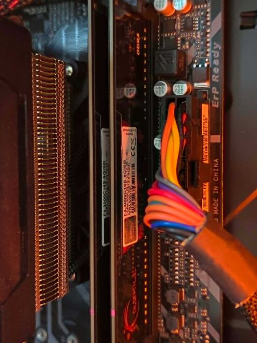 Komputer gamingowy (AMD Ryzen 7 2700X, GTX 1660 Super, RAM 16GB, SSD)