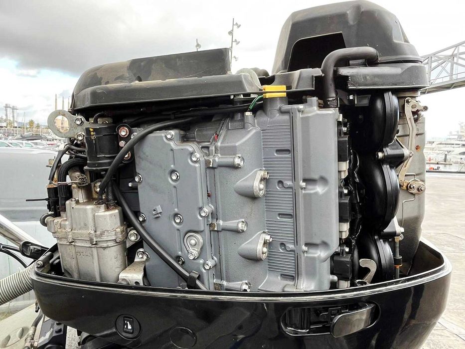 Motor Fora de bordo Suzuki Df 225 HP